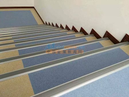 塑膠地板供應商 塑膠地板廠家批發(fā) 西安出彩裝飾材料